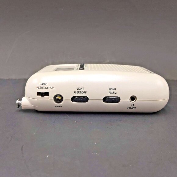 Eton Blackout Buddy FR100 Emergency Radio-Light-AM FM Band- LCD Clock-Alarm - Picture 2 of 14